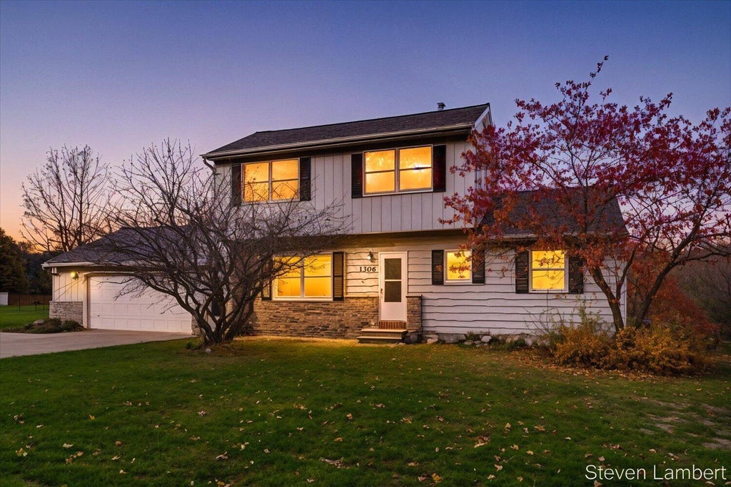 1306 W B Avenue, Cooper charter township