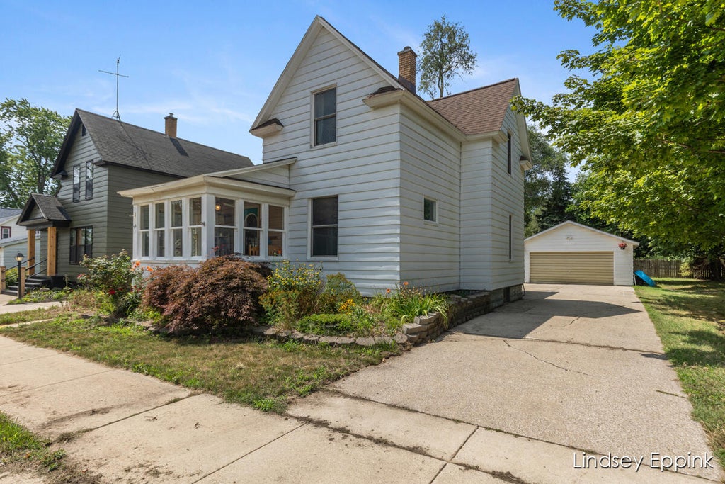 22 N Jefferson Street, Zeeland city