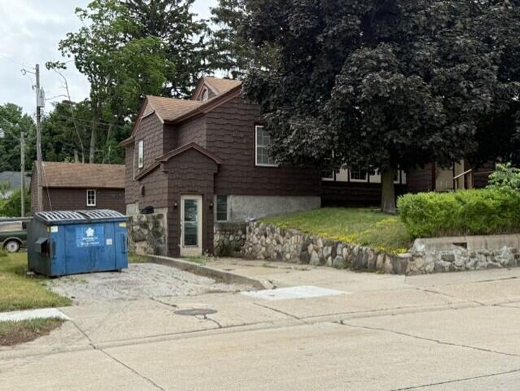 220 S State Street, Hart city
