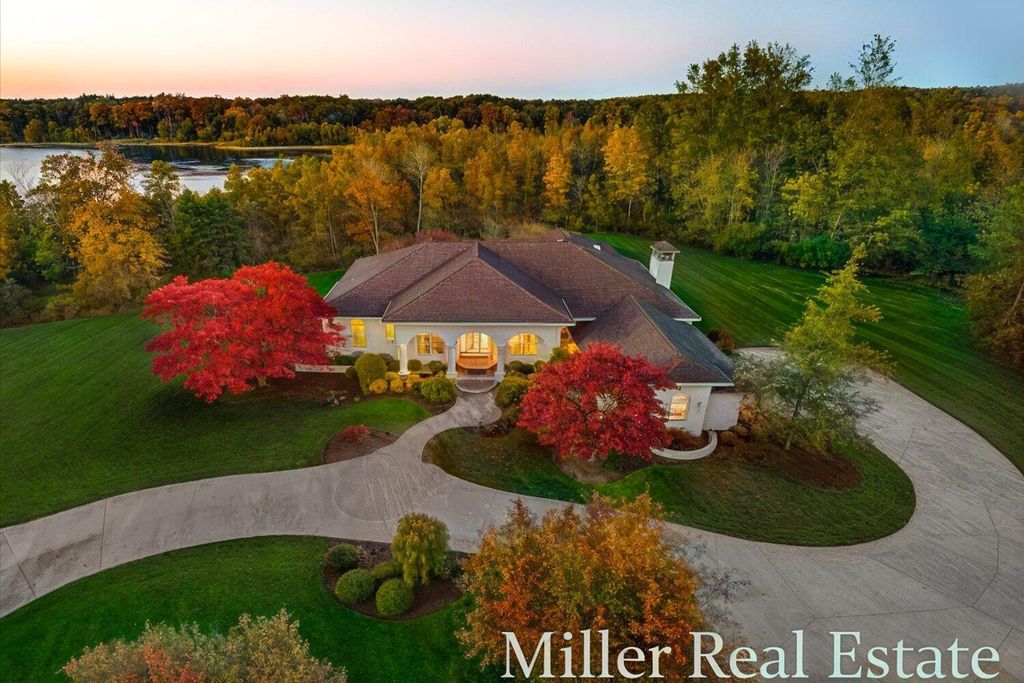 660 Indian Hills Drive, Hastings charter township