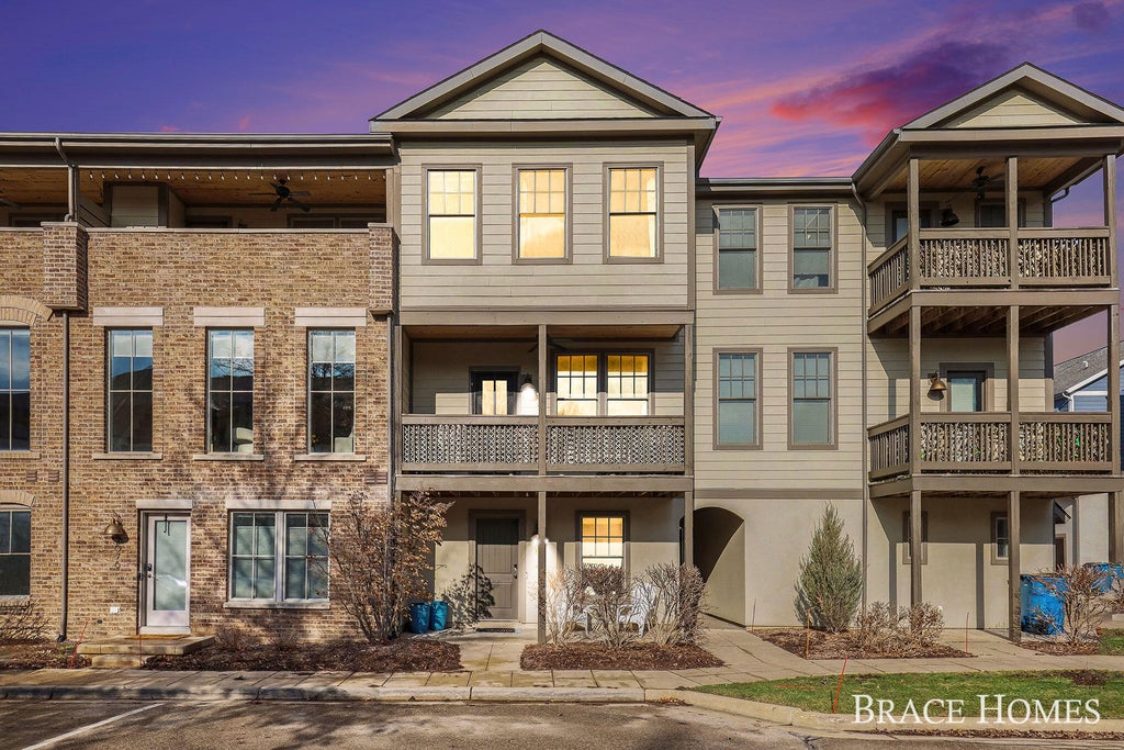 2074 Celadon Drive Ne, Grand Rapids charter township