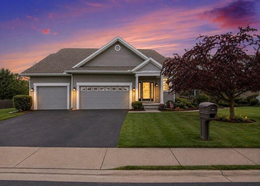 1087 Barrington Nw, Grand Rapids