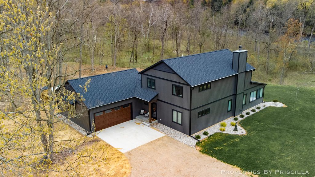3008 E Upper Field Trail, Brooks township