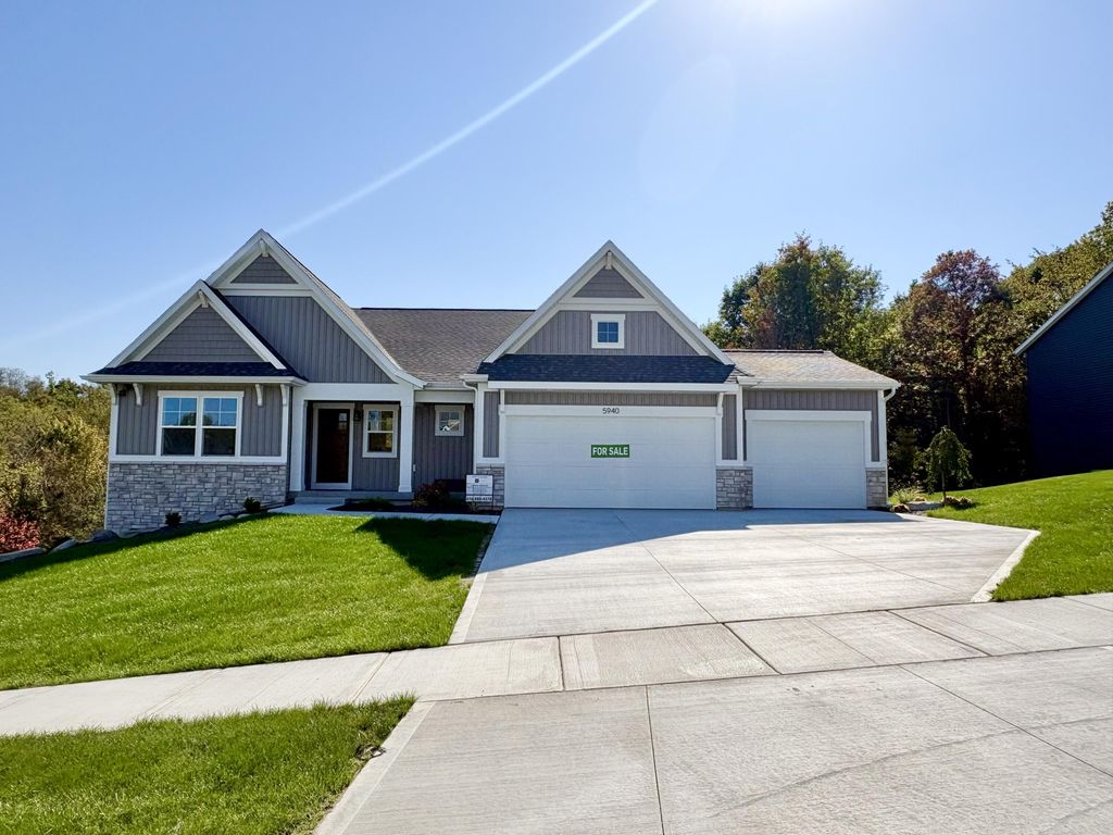 5940 Valley Point Drive Se, Caledonia