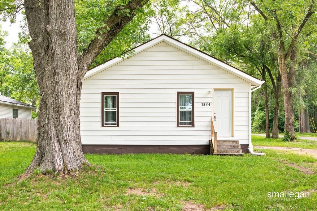 1584 Carlton Street, Muskegon