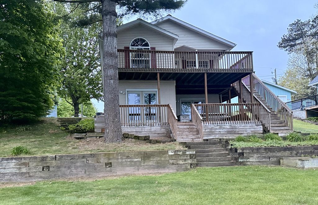 2055 N White Birch Drive, Golden township