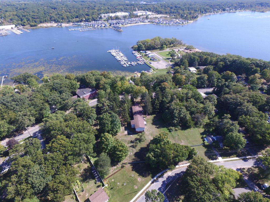 8005 Old Channel Trail, Montague
