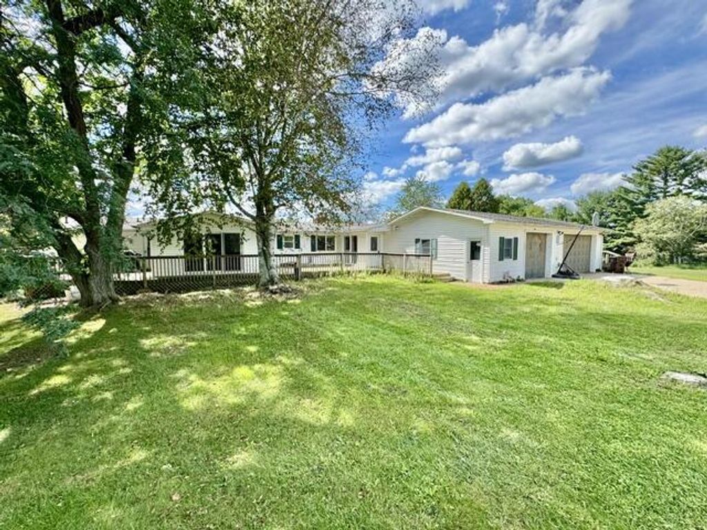 1306 Jack Henry Drive, Kalamo township