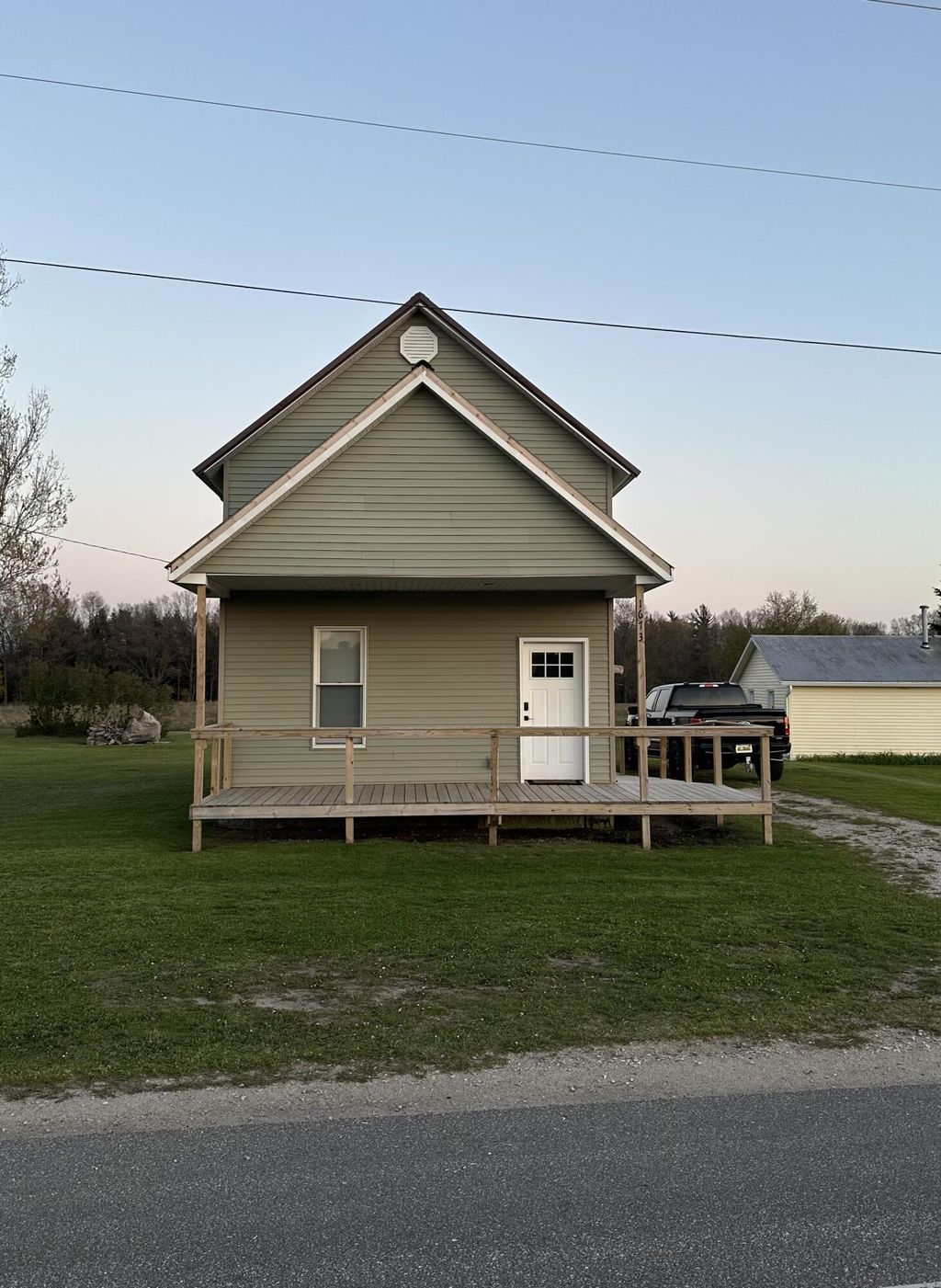 1673 E Parkdale Avenue, Manistee township