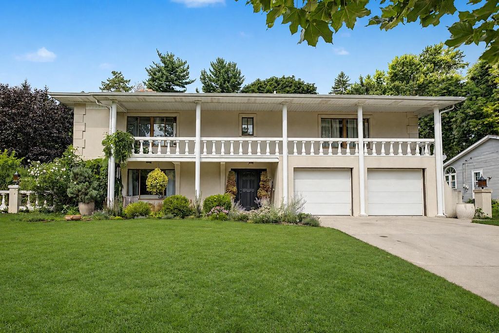 1217 El Camino Drive Nw, Grand Rapids city