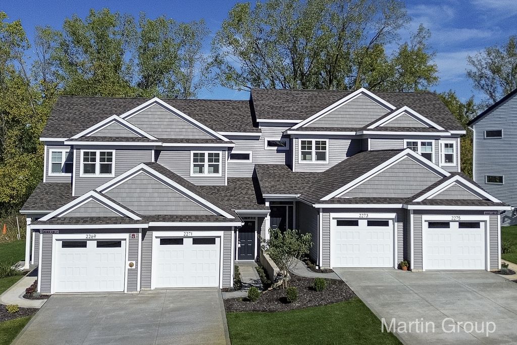 2221 Watertown Way Ne, Grand Rapids city