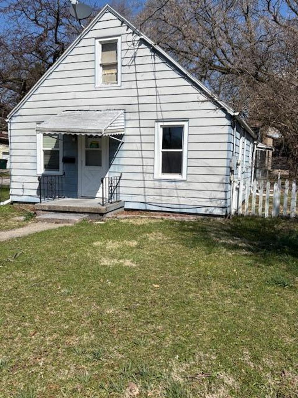 226 Dunlap Street, Lansing city