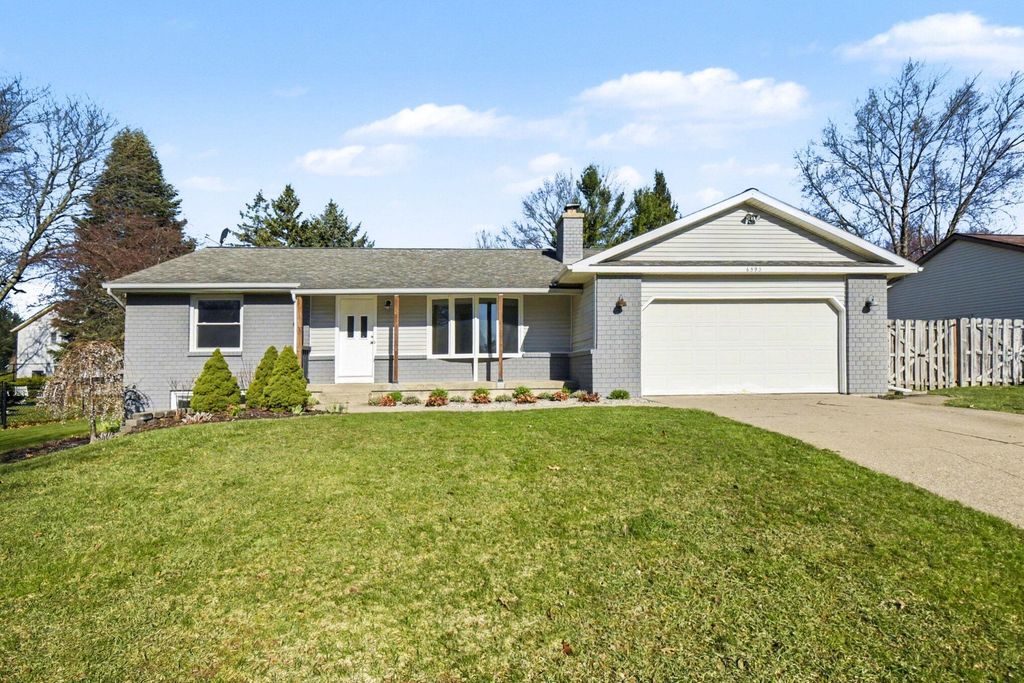 6593 Crownpointe Drive Sw, Byron township