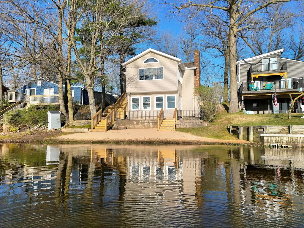 10463 Poplar Drive Ne, Oakfield township