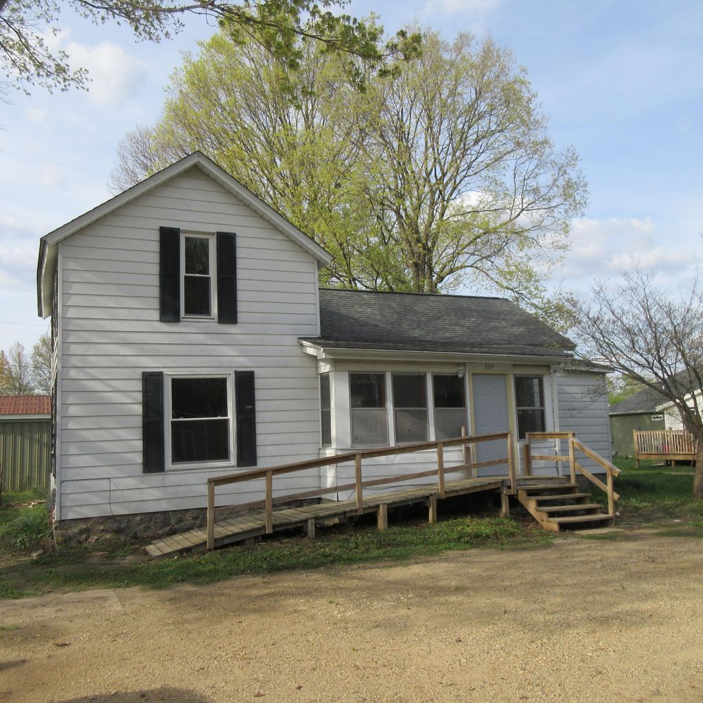 227 E Arbor Street E, Marcellus village