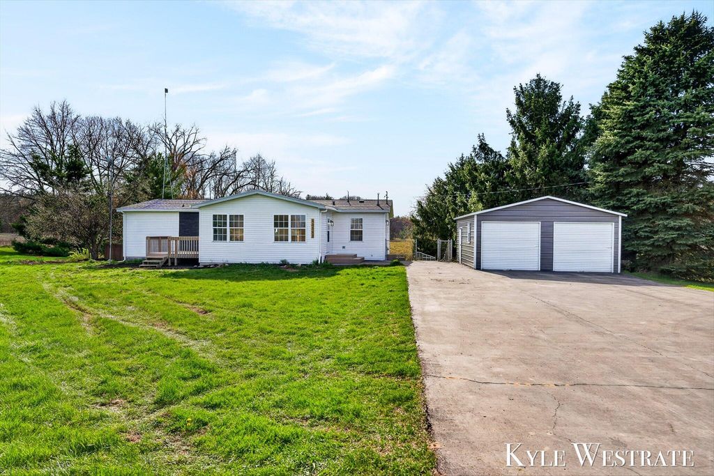 13393 Cypress Avenue, Ensley township