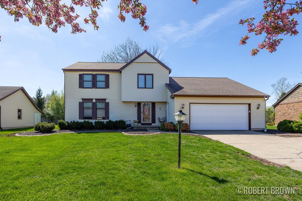 2074 Wolfboro Drive Se, Kentwood city