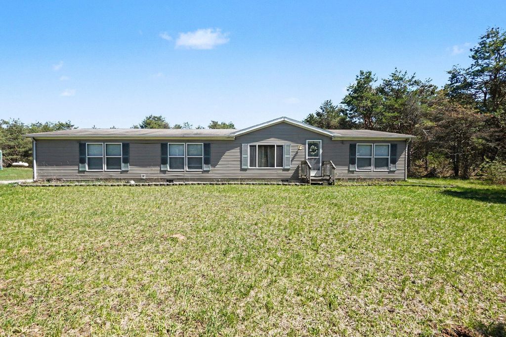 20240 10th Avenue, Fork township