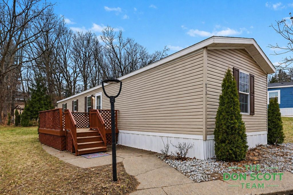 6913 Sandwood Street Ne, Plainfield charter township