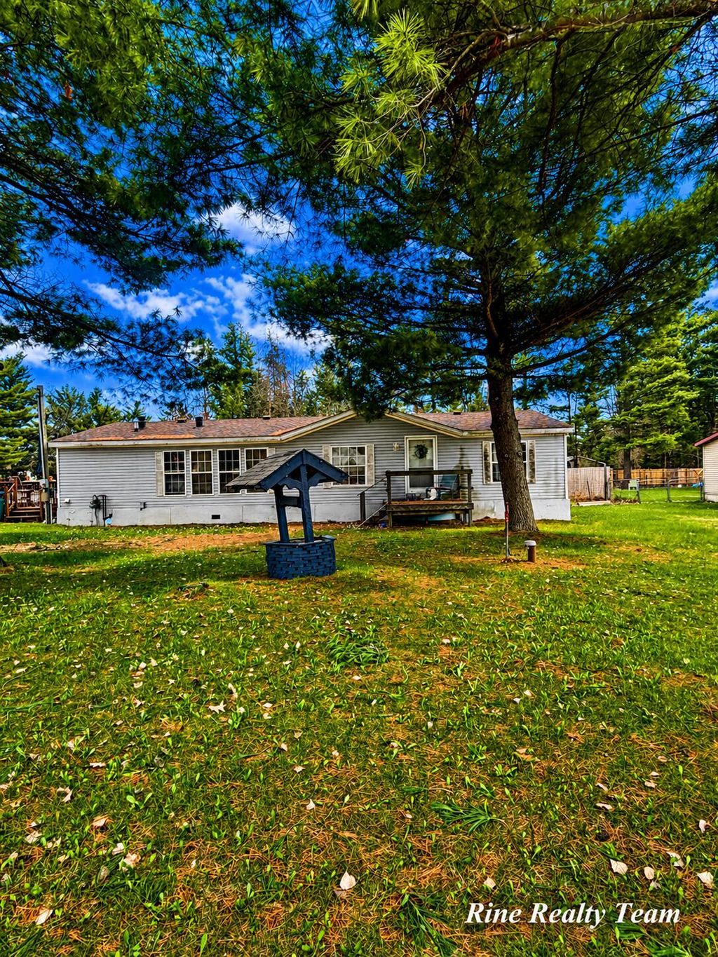 1994 E Stockwell Road, Clare city