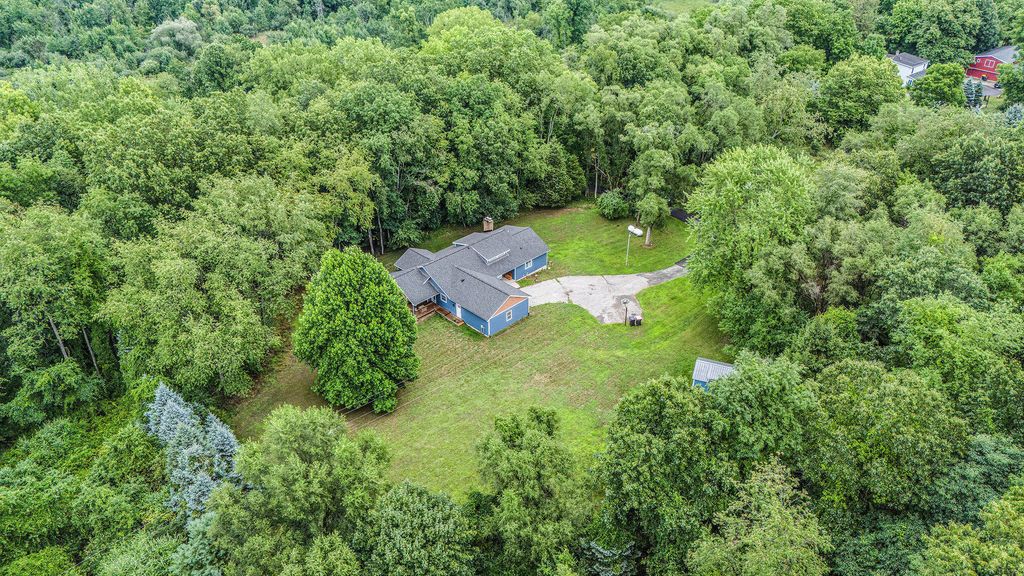 8300 Grand River Drive Se, Cascade charter township