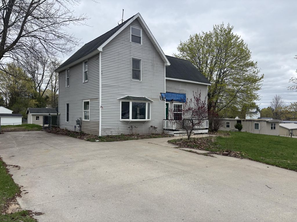 206 E 6th Street, Marion township