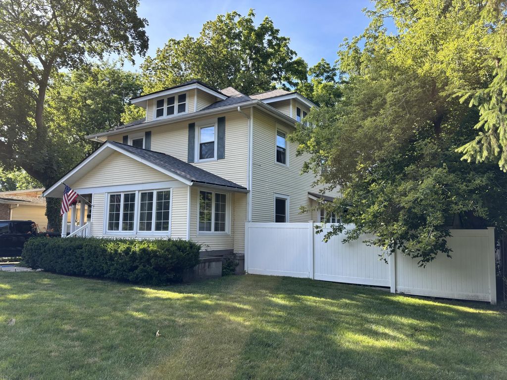2217 Boston Street Se, East Grand Rapids city