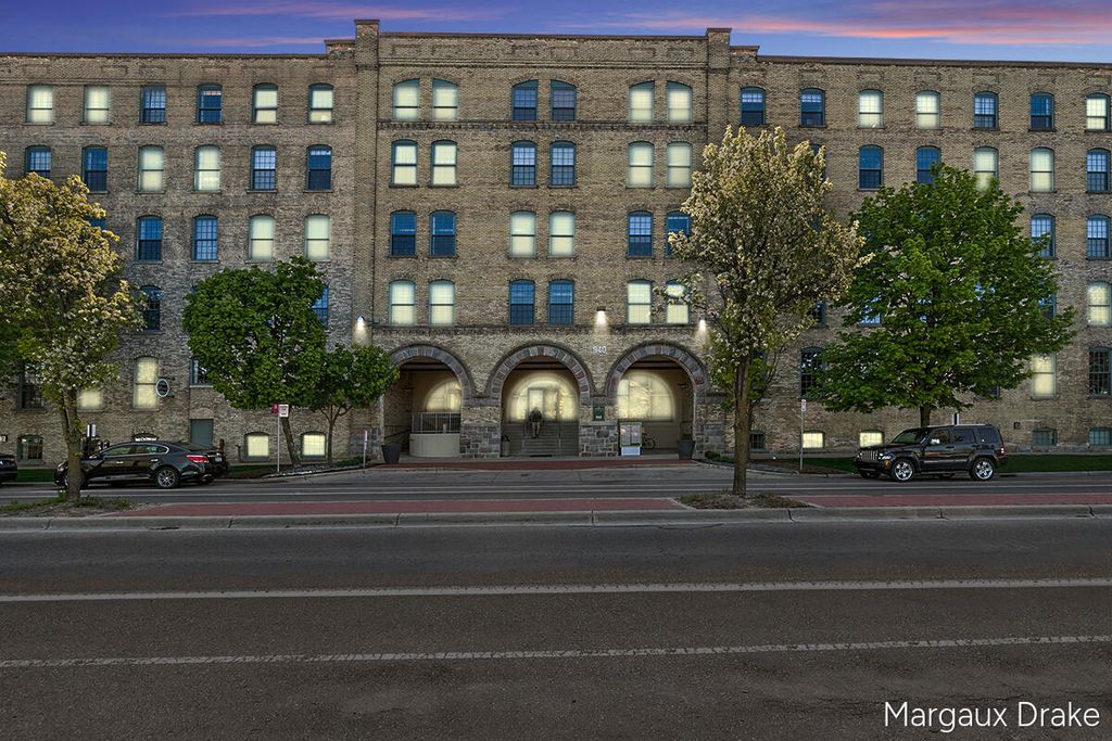 940 Monroe Avenue Nw Unit: 552, Grand Rapids