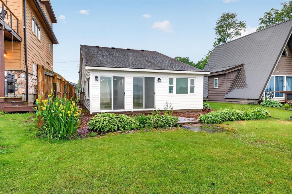 14471 Frances Avenue, Johnstown township