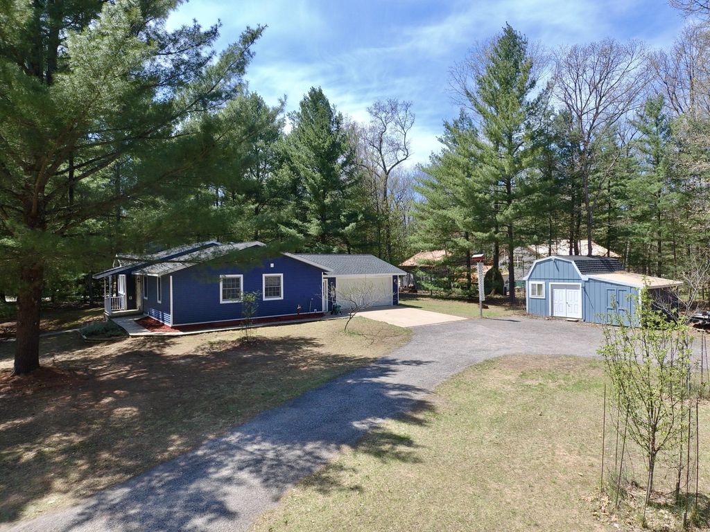 7312 W Echo Lake Drive, Lake township