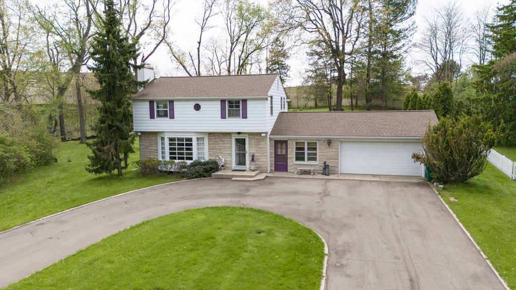 1734 Greenbriar Drive, Portage city