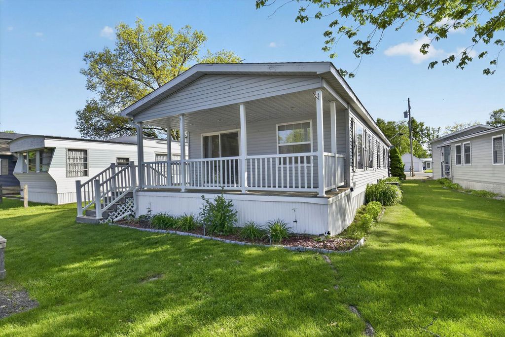 563 Willow Drive, Coldwater