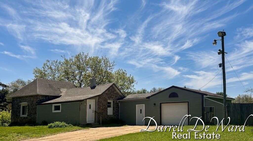 8425 N Holland Road, Belvidere township