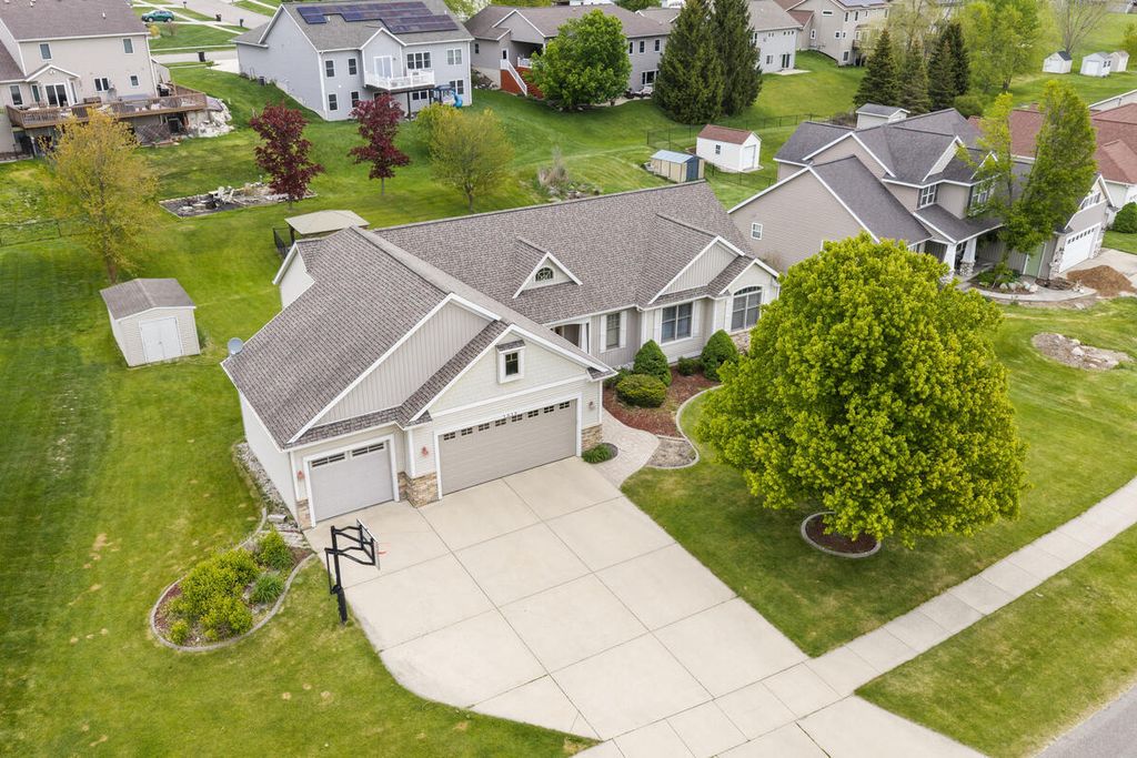 1815 Planters Row Drive Sw, Byron township