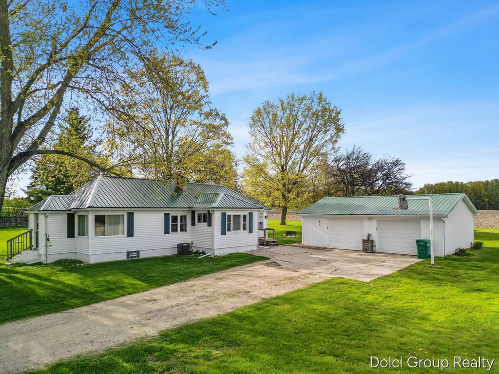 20690 Coolidge Road, Green charter township