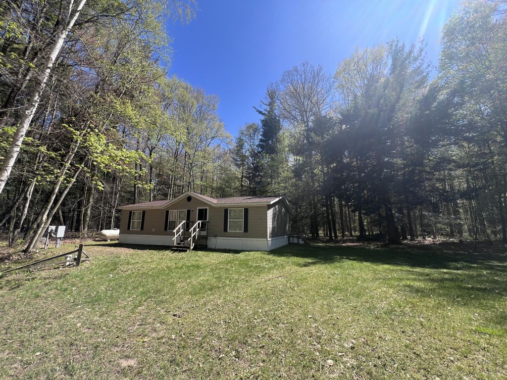 5932 E Partridge Lane, Big Prairie township