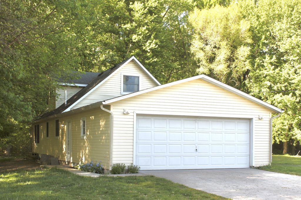 12768 Valley Drive, Yankee Springs township