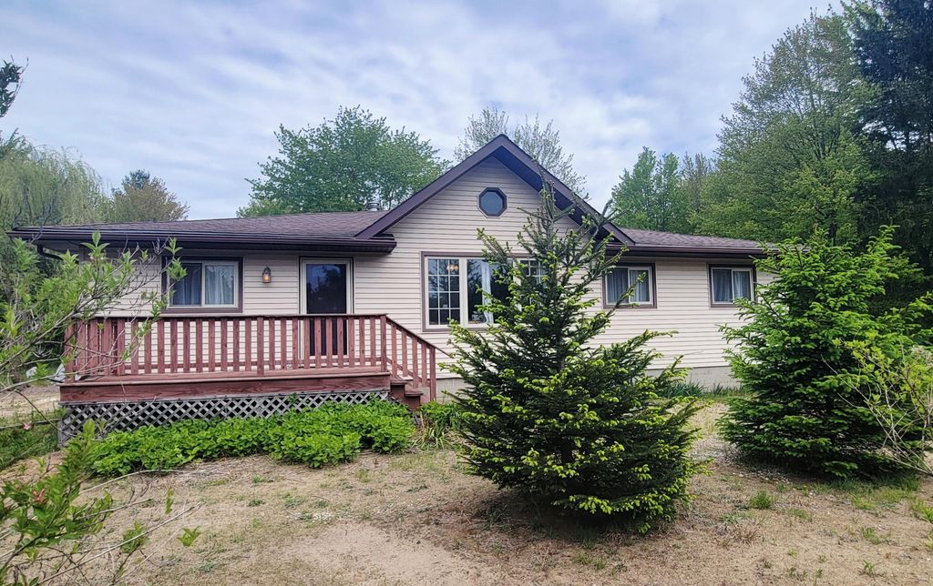 70448 County Road 378, Covert township