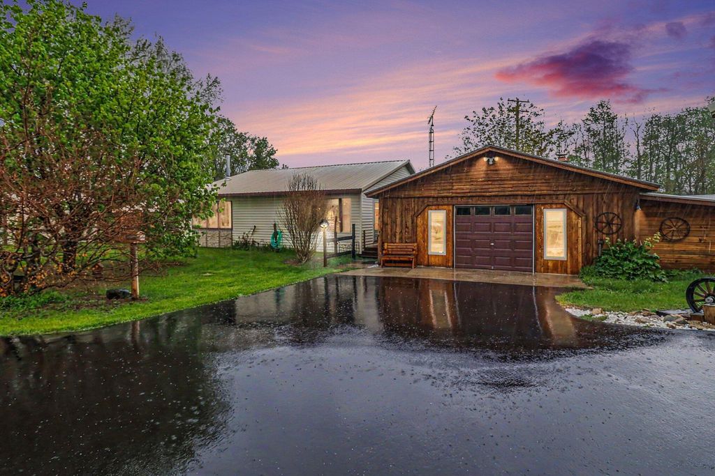 5739 Benzie Highway, Joyfield township