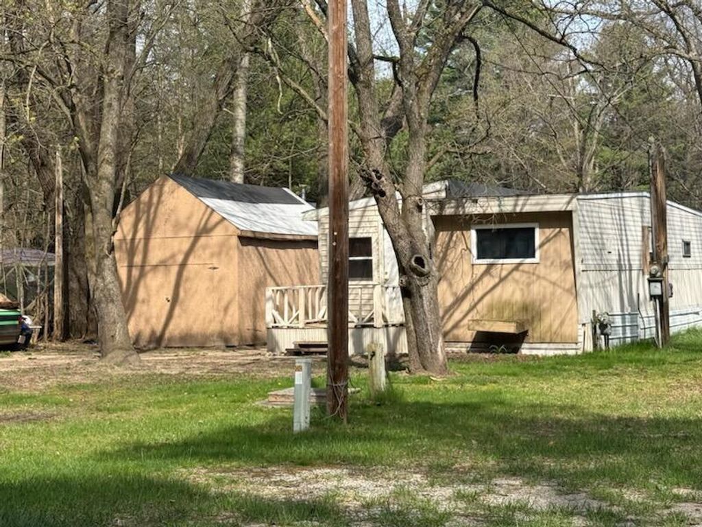3430 S Chestnut Avenue, Big Prairie township