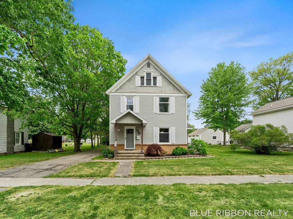 130 W Cherry Street, Wayland city