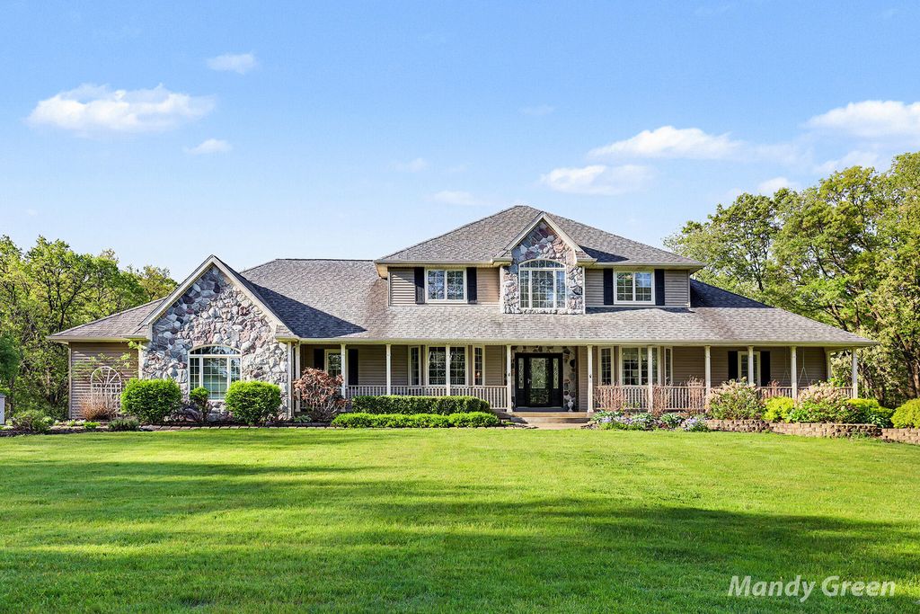 6900 Archway Drive Ne, Cannon township