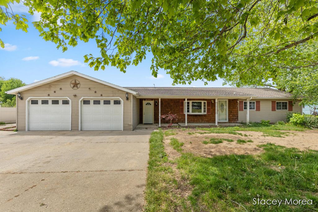 1910 Waterview Way, Crystal township