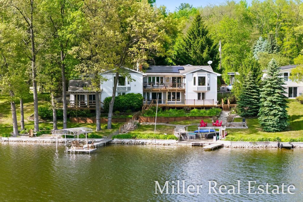 1589 Pleasant View Drive, Rutland charter township