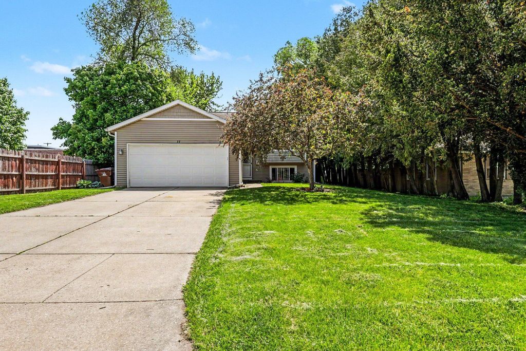 32 W Averill Street, Sparta village