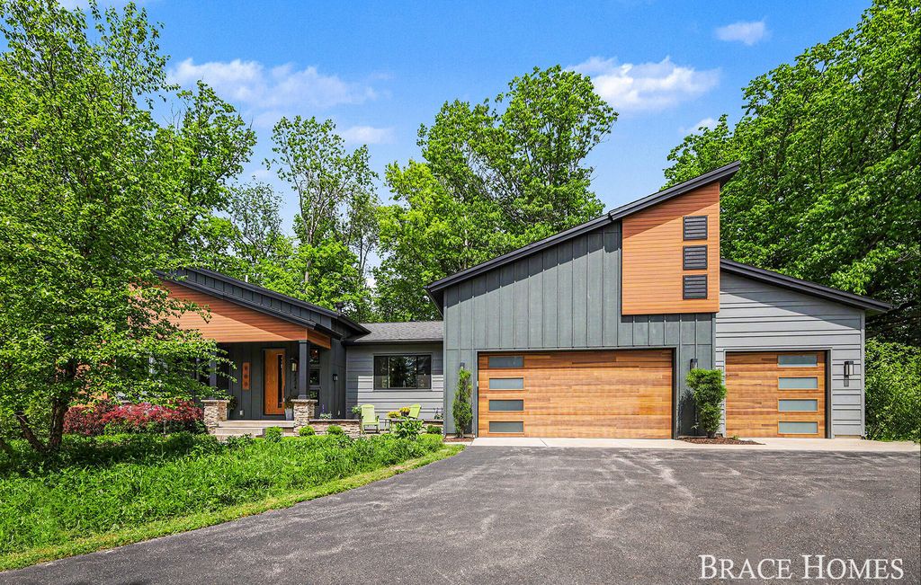 6234 Hall Street Se, Cascade charter township