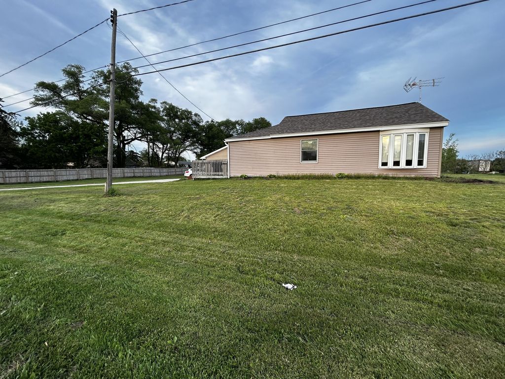 13636 S Mason Drive, Ashland township