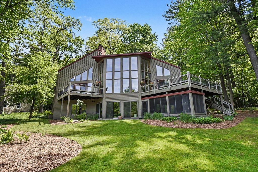 1843 Timber Trail Drive Se, Cascade charter township