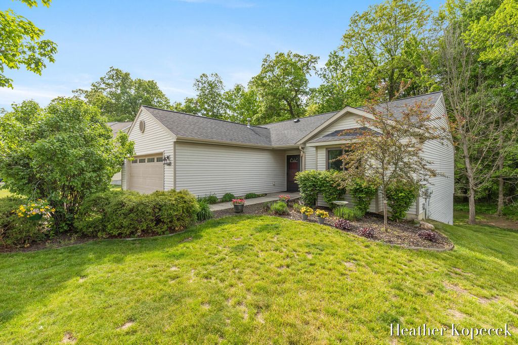 1663 Barnsley Court Se, Lowell charter township