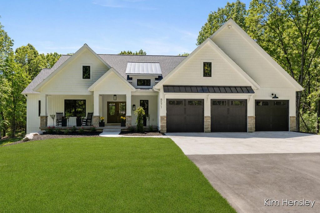 8571 Young Avenue Ne, Courtland township